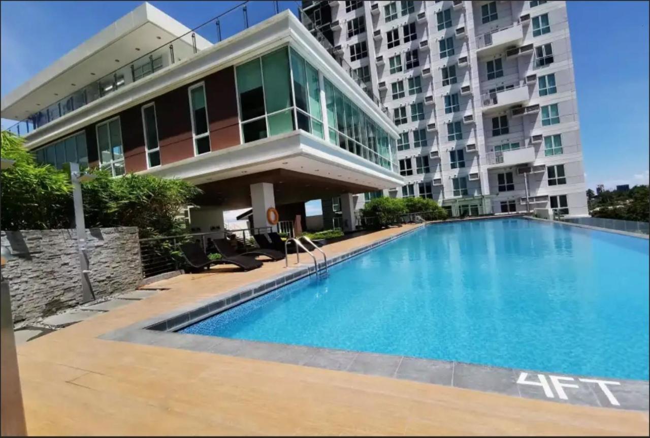 Feels Like Home Condos Abreeza Place Tower 1 & 2 Davao City Екстериор снимка