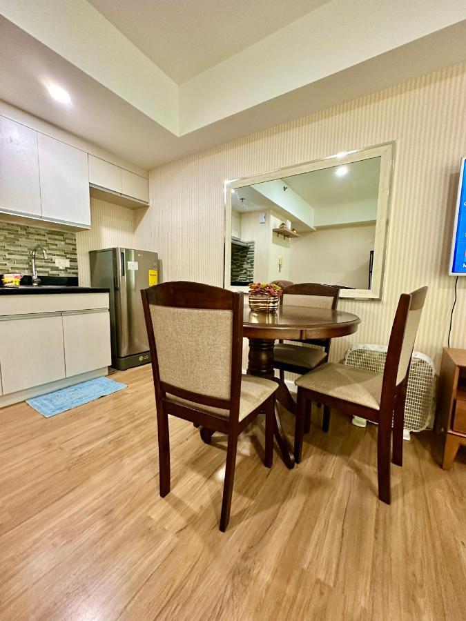 Feels Like Home Condos Abreeza Place Tower 1 & 2 Davao City Екстериор снимка